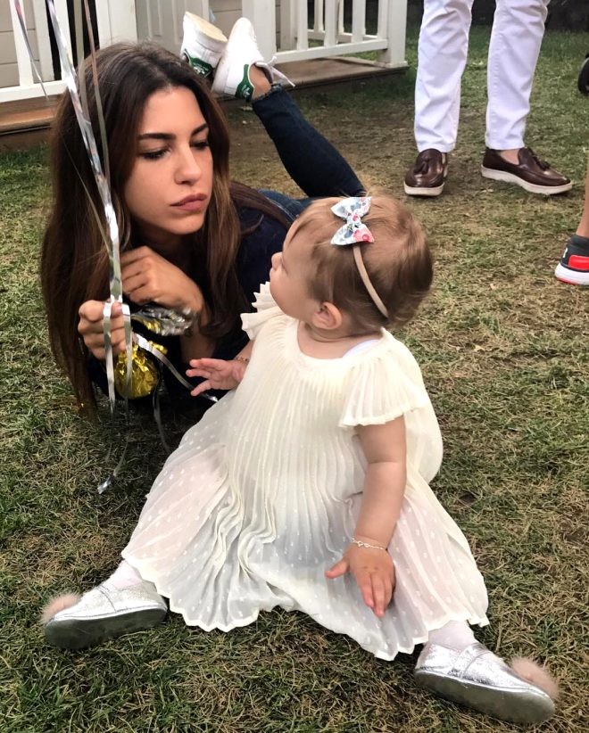 Türkan Şorayın qızı gözəlliyi ilə hər kəsi heyran etdi - FOTO