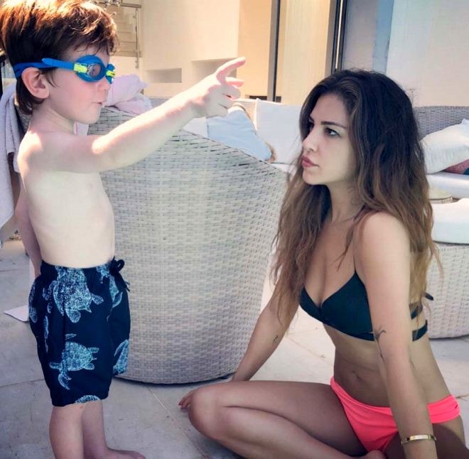 Türkan Şorayın qızı gözəlliyi ilə hər kəsi heyran etdi - FOTO