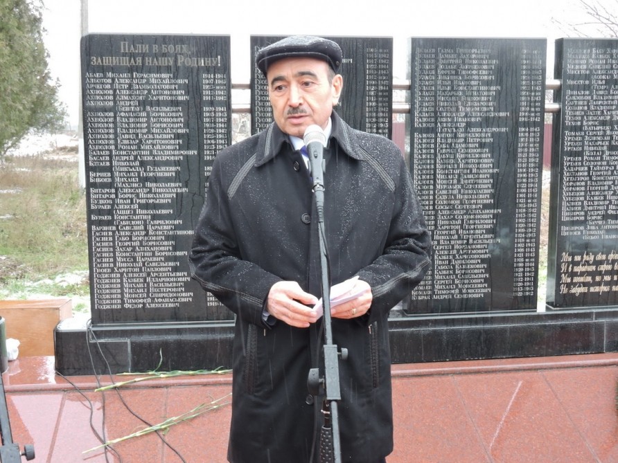 Yağışlı havada anım mərasiminə qatıldılar - FOTOLAR