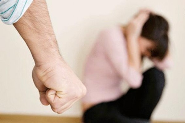 Masazırda OLAY: Gecə ata ilə qızı döyüldü