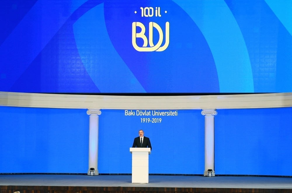 İlham Əliyev BDU-nun 100 illik yubileyində - FOTO (YENİLƏNİB)