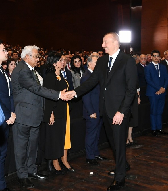 İlham Əliyev BDU-nun keçmiş və indiki rektoru ilə - FOTOLAR