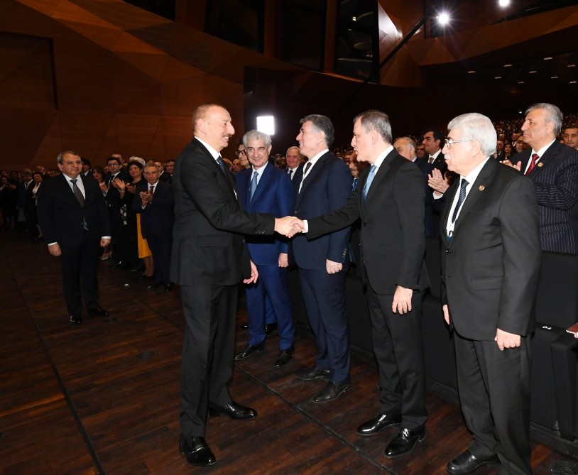İlham Əliyev BDU-nun keçmiş və indiki rektoru ilə - FOTOLAR