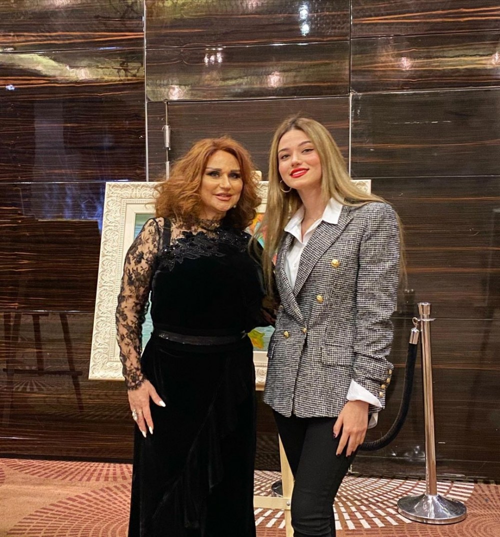 Bu hansı xalq artistinin qızıdır? - FOTOLAR