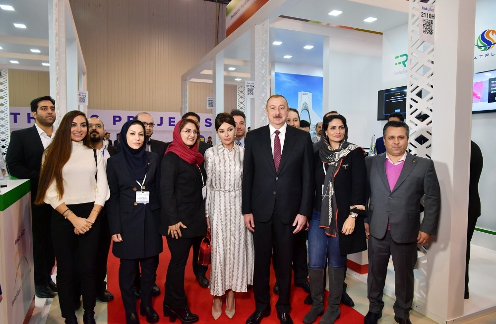 İlham Əliyev və xanımı “Bakutel-2019” sərgisində - FOTOLAR