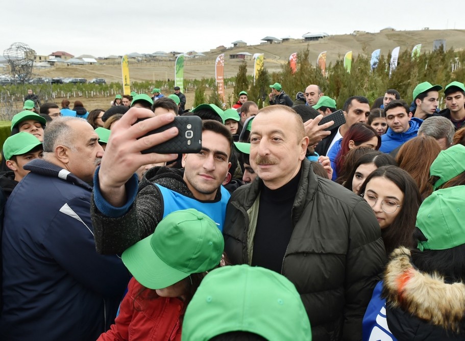 İlham Əliyev və Mehriban Əliyeva Şamaxıda ağac əkdi - YENİLƏNİB