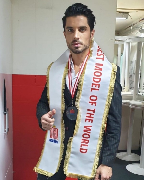 Azərbaycanlı model "Dünyanın ən yaraşıqlı kişisi" seçildi - FOTOLAR