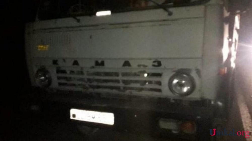 "Ford" yük maşınında çırpıldı - yaralı var - FOTO
