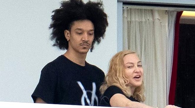 Madonna özündən 35 yaş kiçik sevgilisi ilə görüntüləndi - FOTOLAR