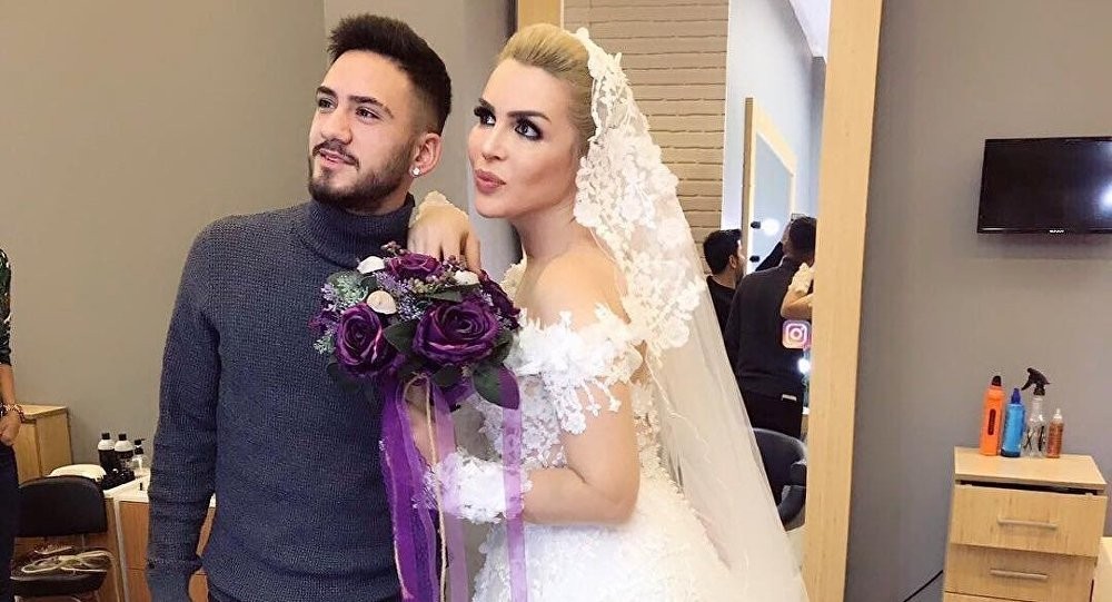 Cinsiyyətini dəyişib evlənən bloger əri ilə əsgər yoldaşı olub? 