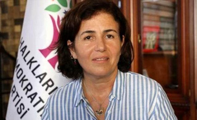 Qadın bələdiyyə sədri həbs olundu - FOTO