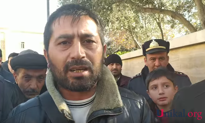 Laçınlılar icra başçısına görə Prezident Adminstrasiyasının qarşısına yığışdılar - FOTOLAR