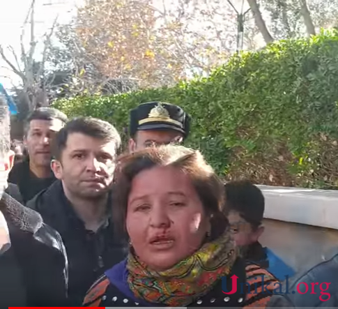 Laçınlılar icra başçısına görə Prezident Adminstrasiyasının qarşısına yığışdılar - FOTOLAR