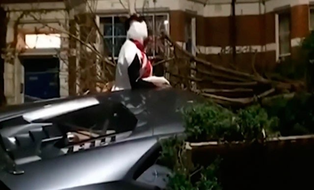 Ulduz futbolçu "Lamborghini" ilə qəza törətdi - FOTO