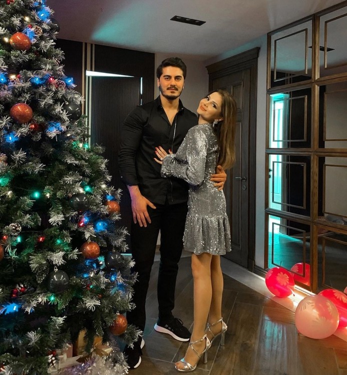 Aynişanın nişanlısı ilə yeni FOTOLARI