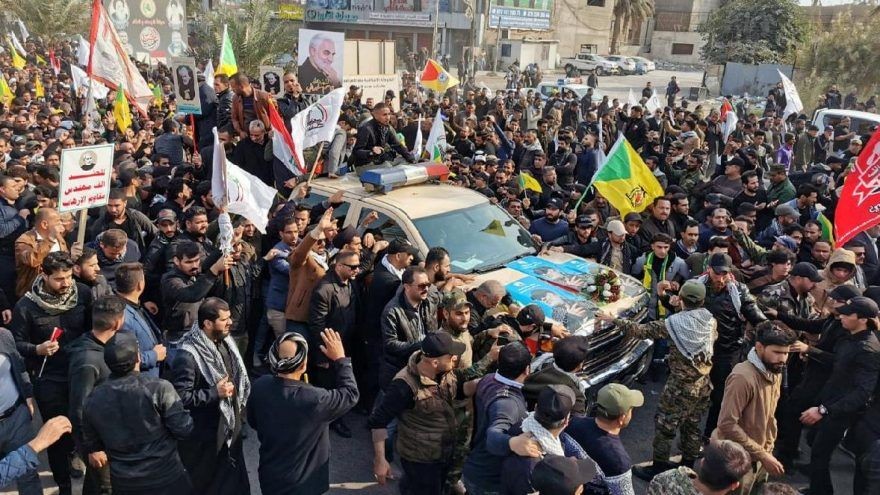 Süleymaninin cənazəsi Amerika istehsalı olan maşında aparıldı - Foto