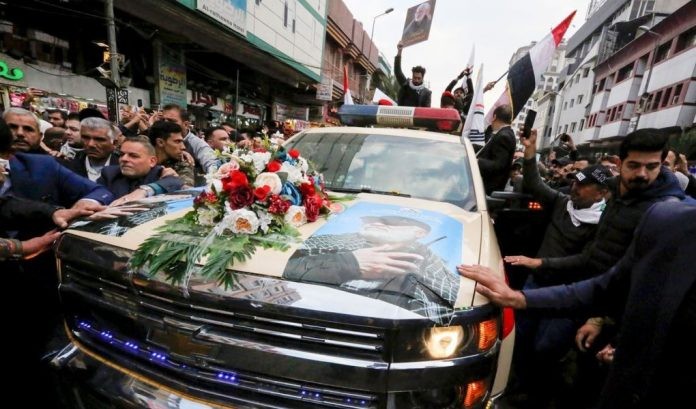 Süleymaninin cənazəsi Amerika istehsalı olan maşında aparıldı - Foto