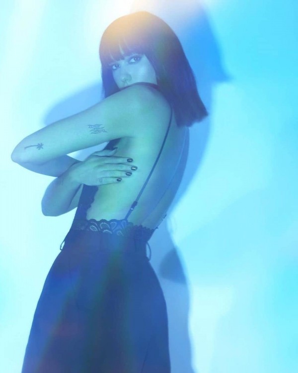 Dua Lipadan cazibədar FOTOLAR