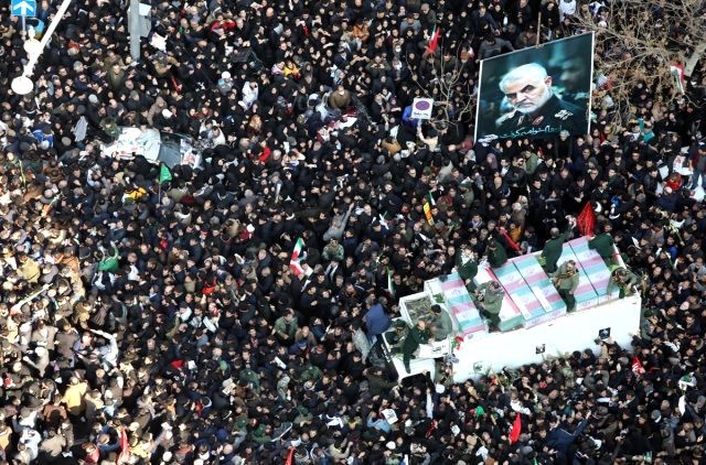 Süleymaninin dəfnində QANLI OLAY: 35 ölü, 48 yaralı var (FOTOLAR)