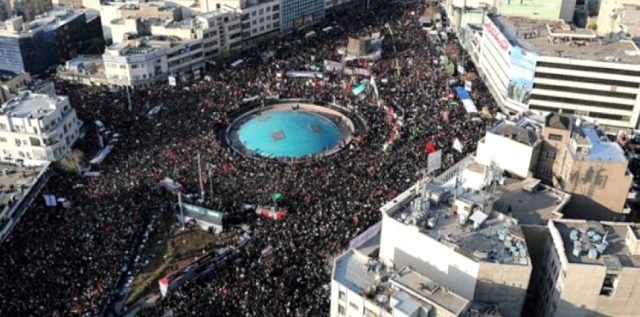 Süleymaninin dəfnində QANLI OLAY: 35 ölü, 48 yaralı var (FOTOLAR)
