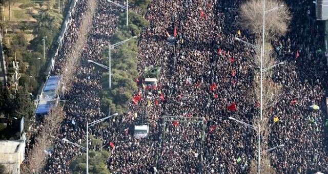 Süleymaninin dəfnində QANLI OLAY: 35 ölü, 48 yaralı var (FOTOLAR)