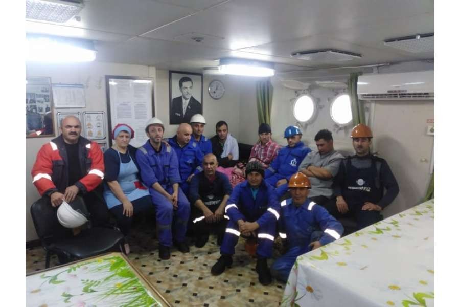 Azərbaycan dənizçiləri 3 miqrantın həyatını xilas etdilər (Foto)
