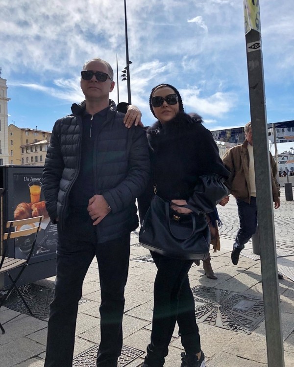 Zülfiyyə Xanbabayeva ilk dəfə əri ilə şəkil paylaşdı 