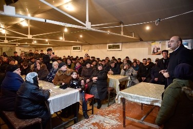 İqbal Ağazadə İnqilab İsmayılov küçəsində seçicilərlə görüşdü - FOTOLAR