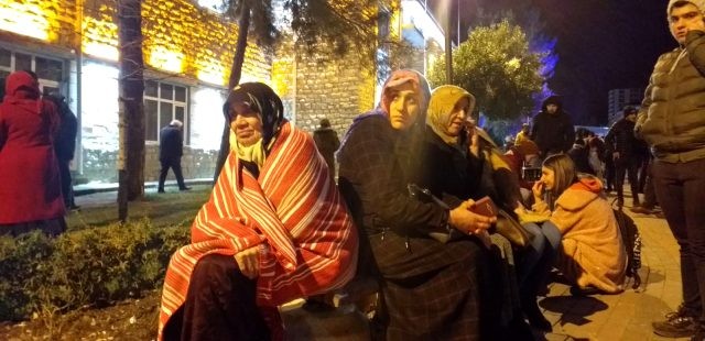 Türkiyədə güclü zəlzələdən sonrakı görüntülər - FOTOLAR