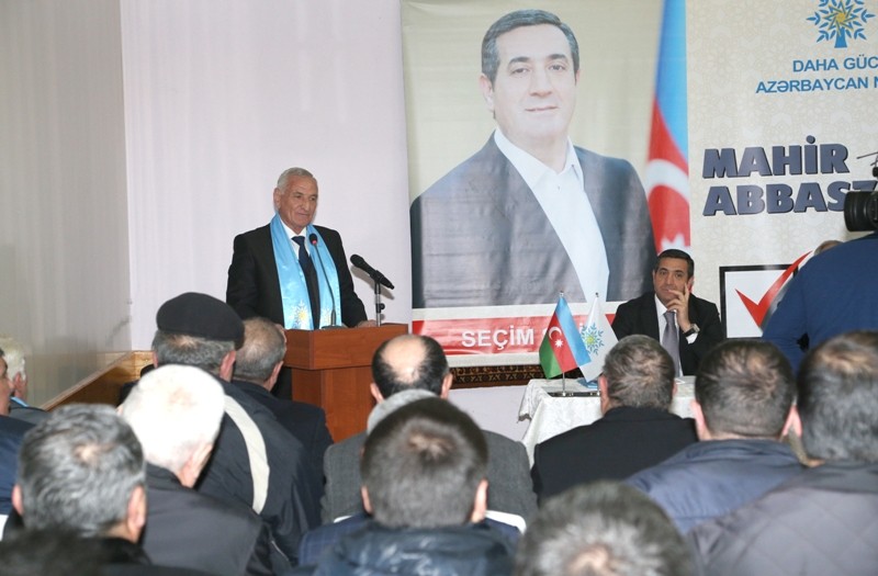 Mahir Abbaszadəyə Yasamalda məskunlaşmış laçınlılarla görüşüb - FOTOLAR