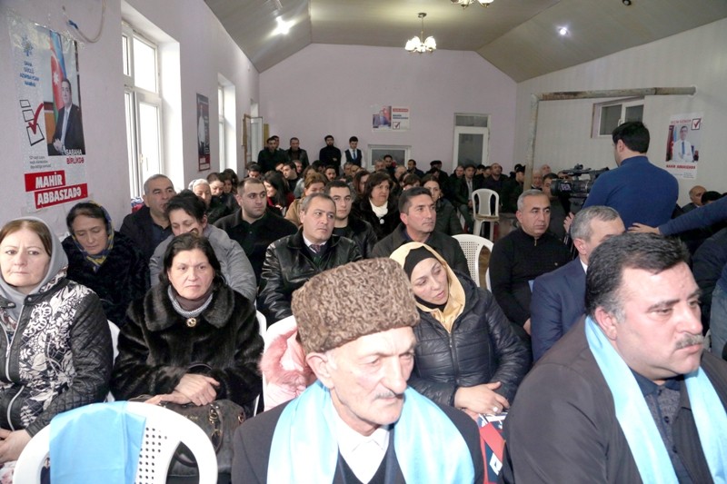 Mahir Abbaszadəyə Yasamalda məskunlaşmış laçınlılarla görüşüb - FOTOLAR