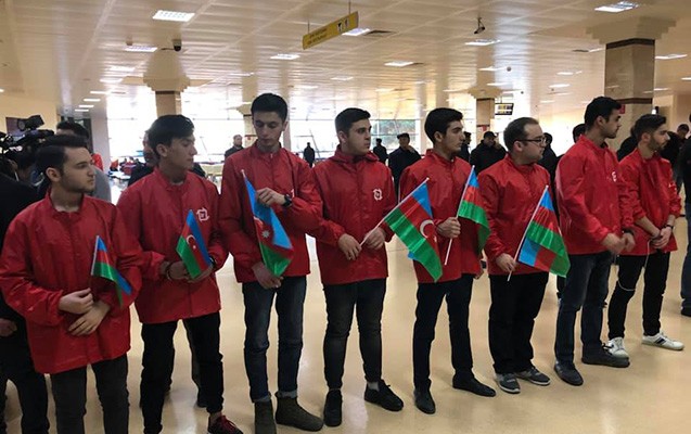 Türkiyədən təxliyyə olunan tələbələr Bakıdadır - Foto+Yenilənib