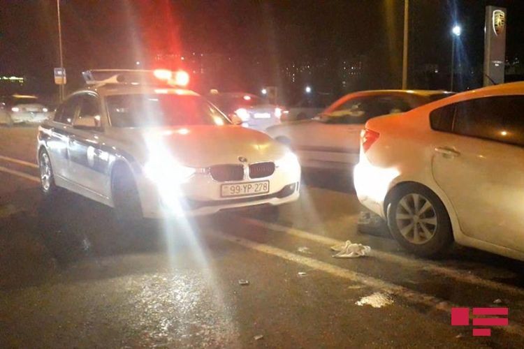 Bakıda 2 avtomobil toqquşdu - Xəsarət alanlar var - FOTO