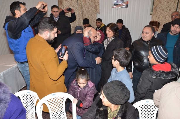 İqbal Ağazadə Tusi küçəsində sakinlərlə görüş keçirdi - FOTOLAR