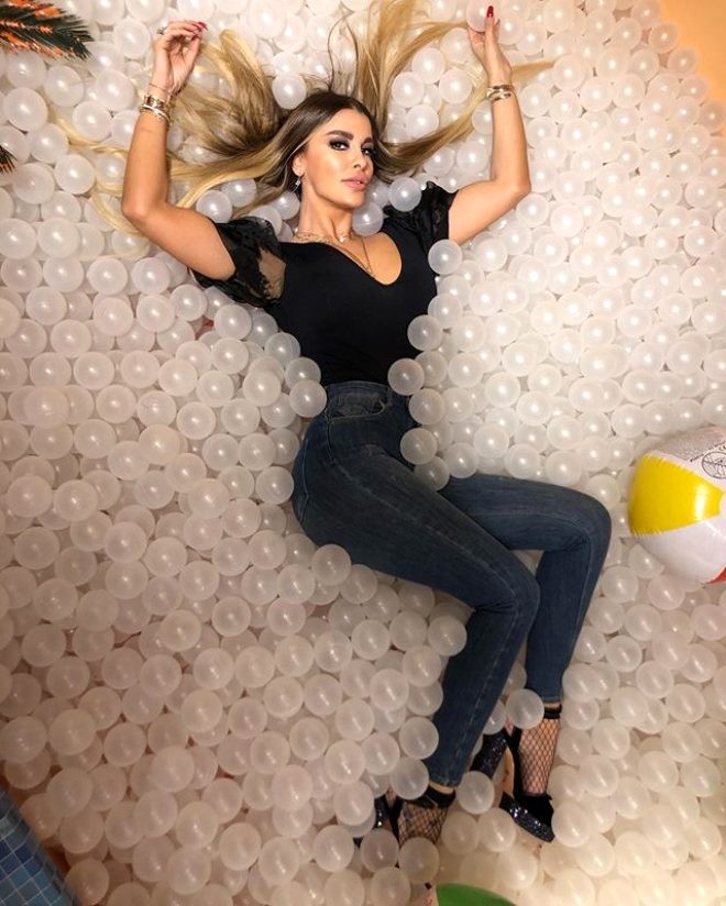 Estetik əməliyyat olunan aktrisa tanınmaz hala düşdü - FOTO