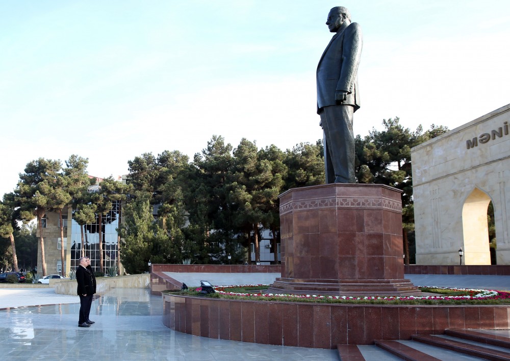 Səfər Mehdiyev Şirvanda vətəndaşları qəbul etdi - FOTOLAR