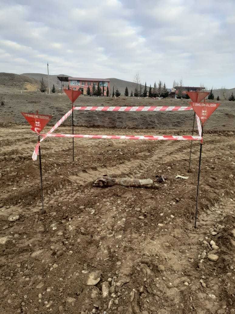 Qaradağda mina partlayıb: 1 nəfər ağır yaralanıb