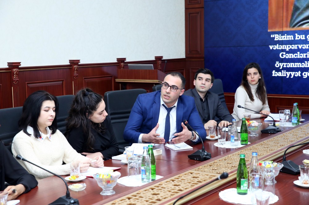 Dövlət Gömrük Komitəsinin sədri gənc liderlərlə görüşüb - FOTOLAR