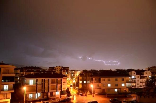 İldırım çaxarkən fotosunu çəkdi, görün ortaya nə çıxdı - FOTO