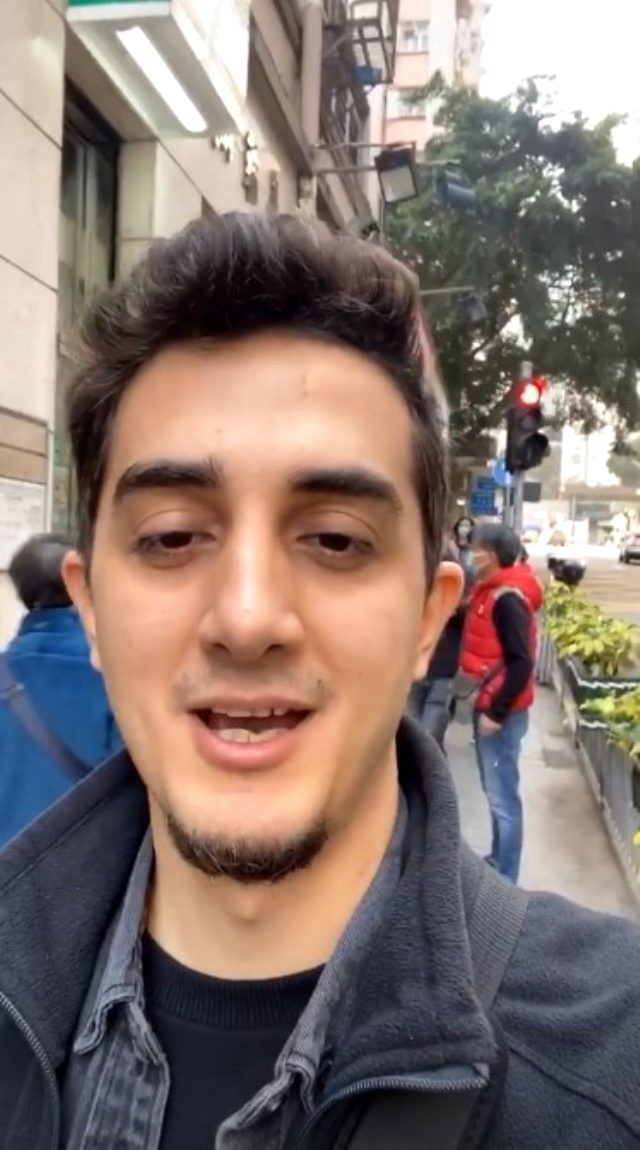 Məşhur bloger koronavirusunun yayıldığı əraziyə getdi - FOTO