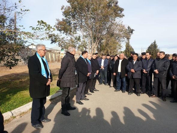 Nizami Səfərov seçiciləri ilə görüşlərini davam etdirir - FOTO