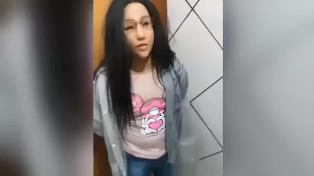 Məhkum qızının paltarlarını geyinərək həbsdən qaçmaq istədi - FOTOLAR