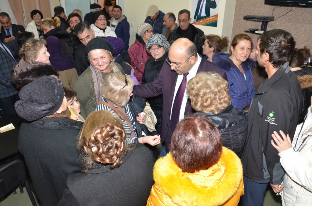 İqbal Ağazadə rusdilli sakinlərlə görüş keçirdi - FOTOLAR