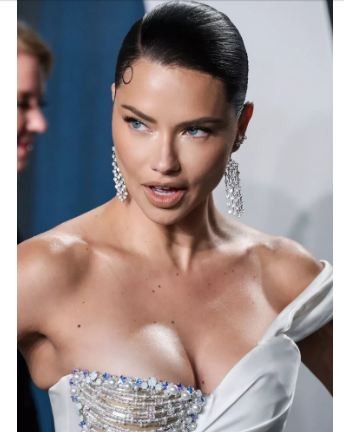Adriana Lima  geyiminə görə tənqid edildi - FOTO
