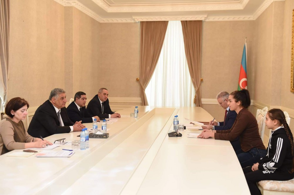 Azad  Rəhimov Abşeronda vətəndaşları qəbul etdi - FOTOLAR