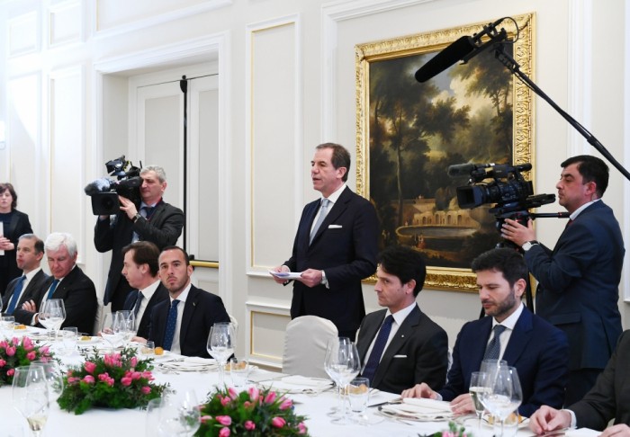 Prezident şirkət rəhbərləri ilə birgə işçi nahar edib - FOTOLAR