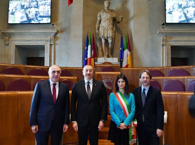 İlham Əliyev Roma şəhərinin meri ilə görüşüb - FOTOLAR