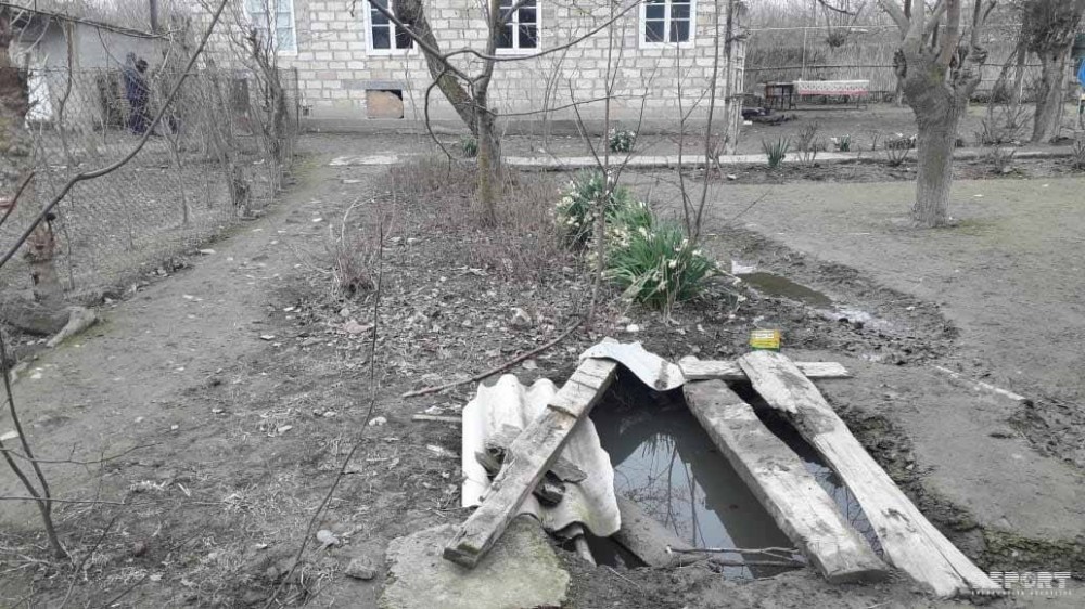 Azərbaycanda DƏHŞƏTLİ OLAY: Ananın meyiti su quyusunda, körpəninki isə... (FOTO)