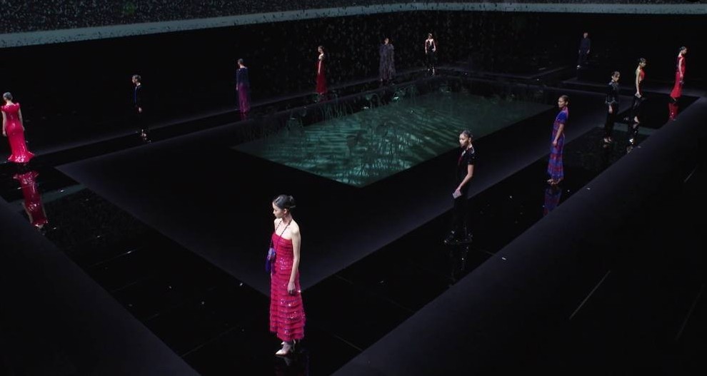 Koronavirusa görə dəfilə qonaqsız keçirildi - FOTOLAR