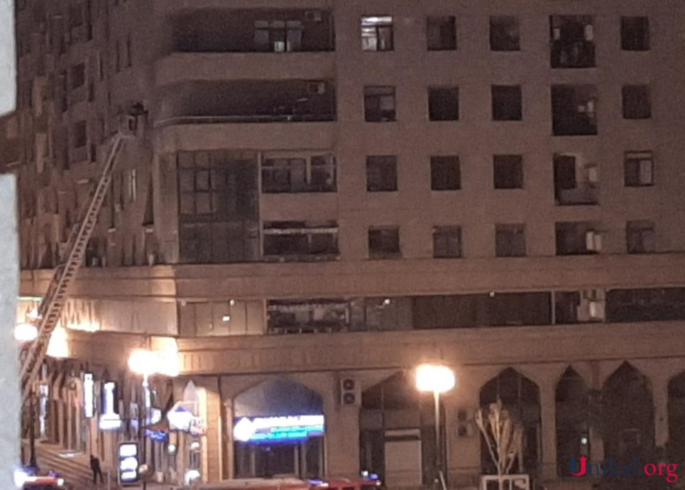Bakıda yaşayış binasında yanğın - FOTO+VİDEO